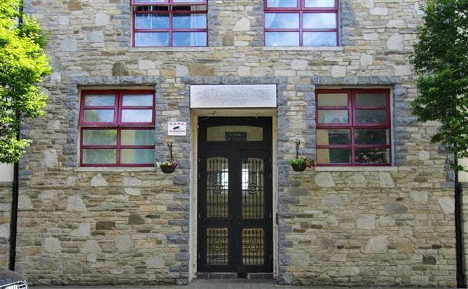 111 barrett st, ballina, co mayo