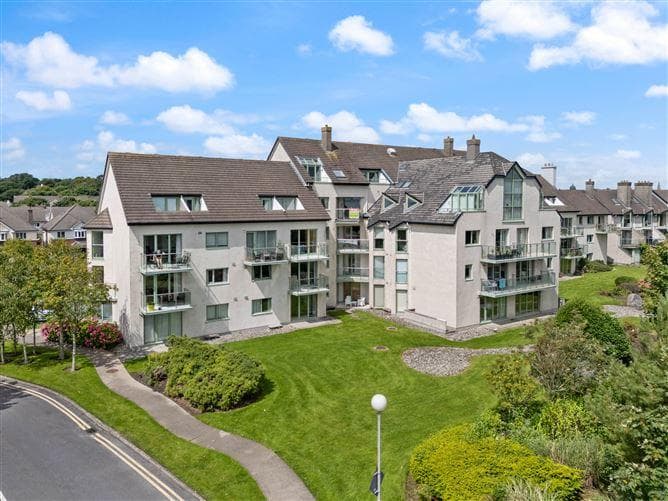 30 Aras Na Tra, Cois Cuain, Salthill, Galway