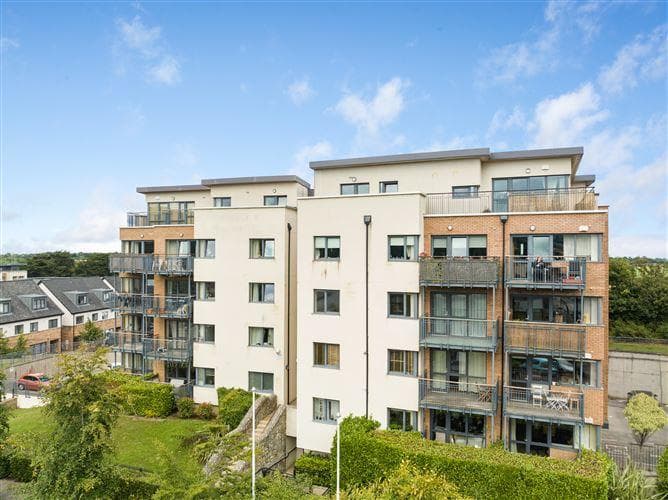 1, The Crescent, Dublin 18