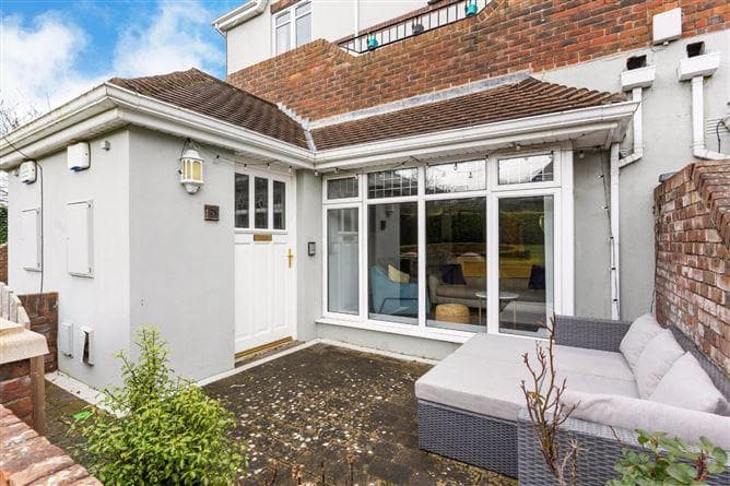 75, Kilmacud Road, Whately, Co. Dublin