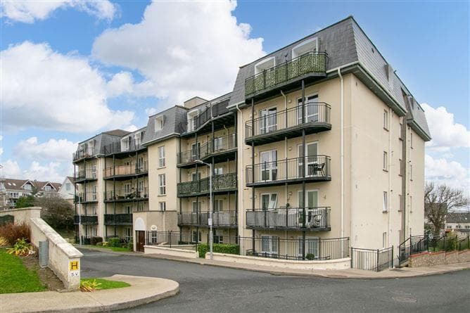 32 The Cedar, Cruagh Wood, Stepaside, Dublin 18