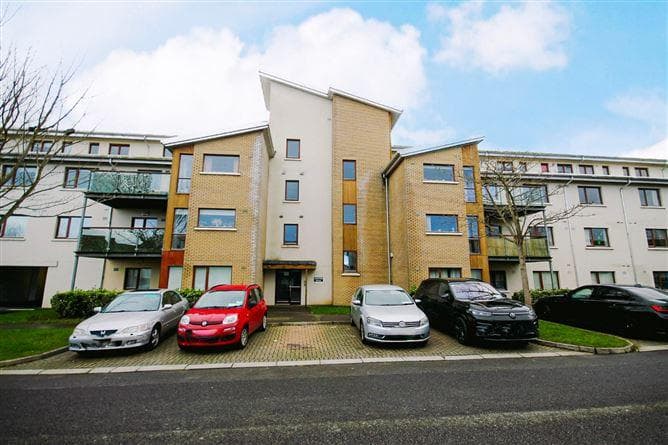28 hunters hall, ballycullen, dublin 24