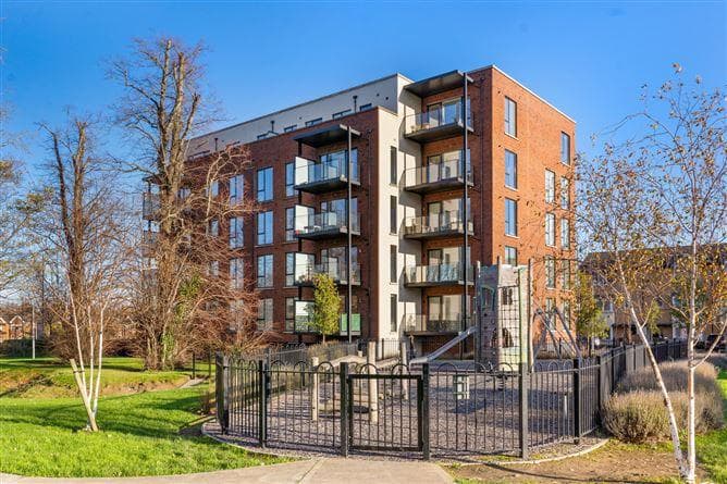 21 Sycamore Hall, Larkfield Way, Clay Farm, Leopardstown