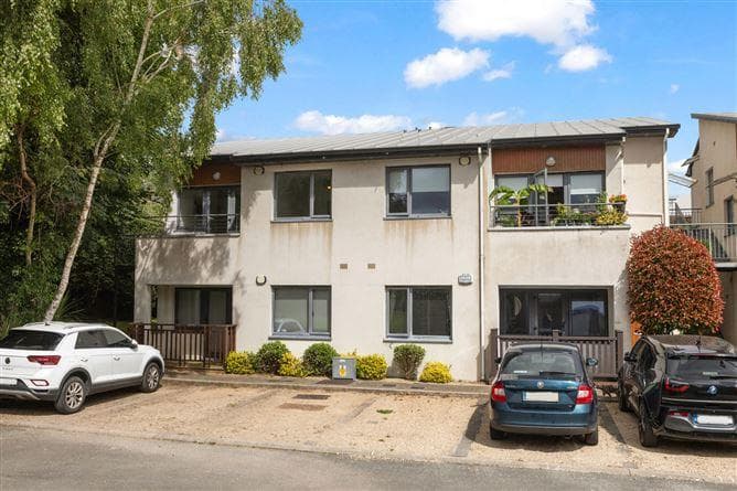 15 Brennanstown Court, Cabinteely, Dublin 18