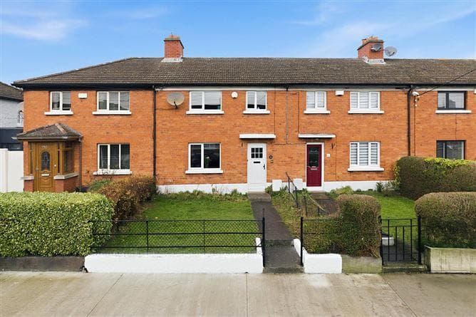 68, Larkfield Grove, Co. Dublin