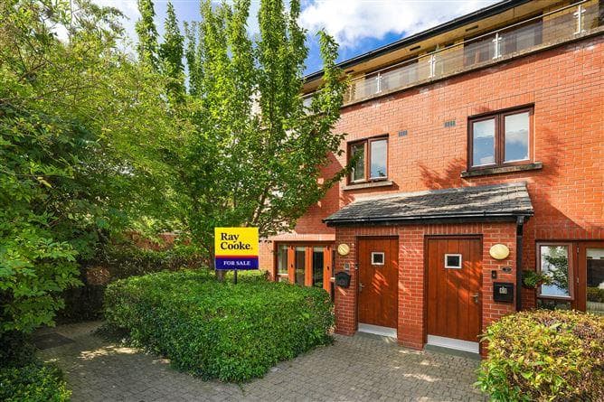 1, Knockmaree Lucan Road, Dublin 20