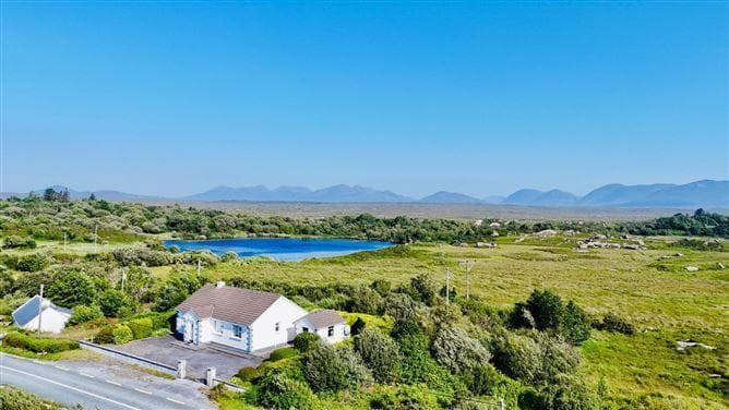 An Crucán, An Gort Mor, Rosmuc, Co. Galway