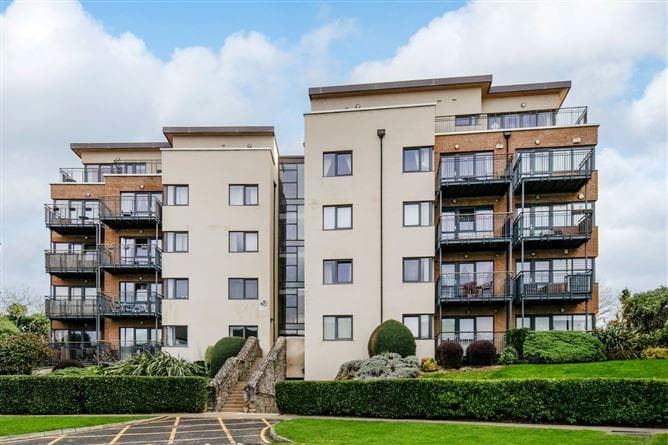29, The Crescent, Dublin 18