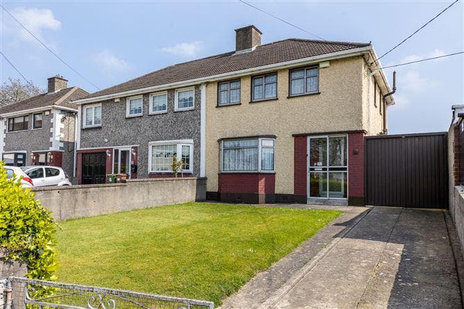 17 Shanowen Grove, Santry, Dublin 9