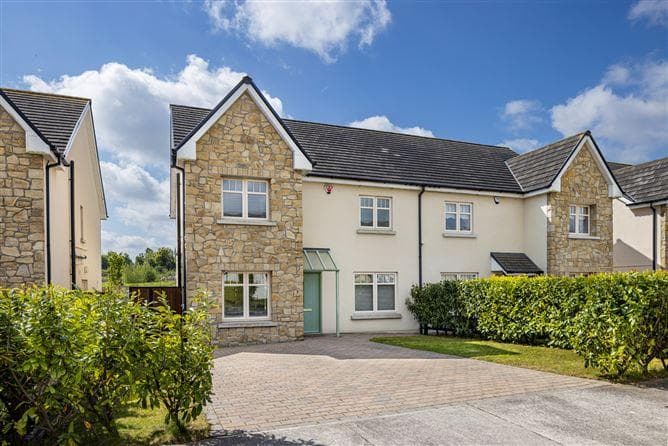 30 Usher Park, Knocksadan Demesne, Brackenstown, Swords, County Dublin