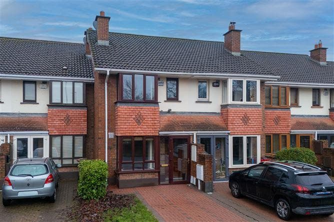 70, Woodfield Scholarstown Road, Dublin 16
