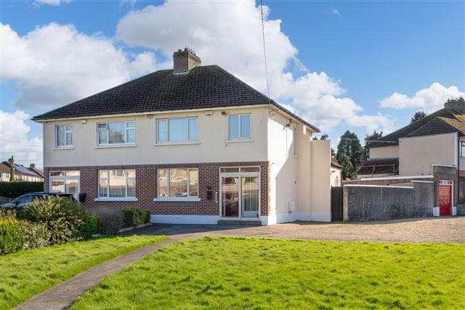 44, Woodbrook Park, Dublin 16