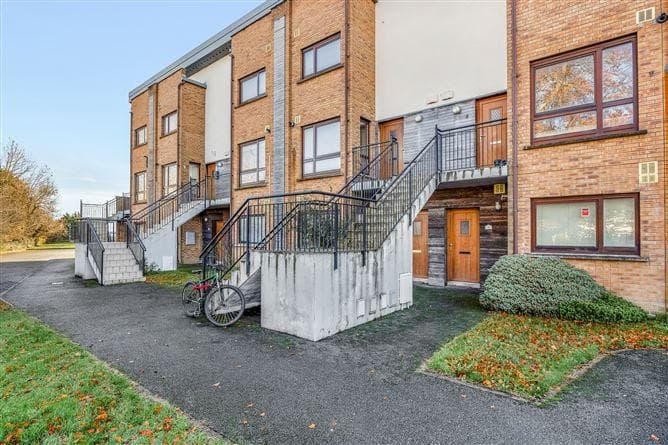 13, Larch Wood Woodlawn Avenue, Dublin 17