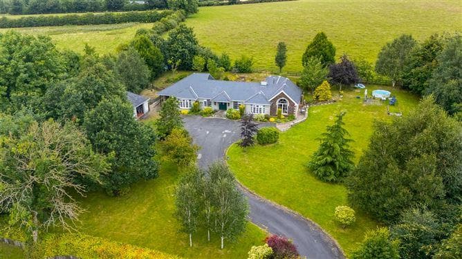 "Whitehills Lodge", Whitehills, Grange Con, Wicklow