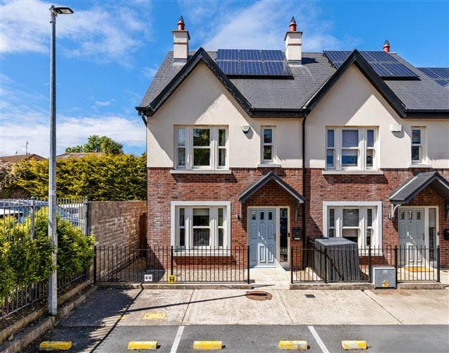 10, Tapton Murphystown Road, Dublin 18