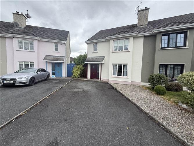 11, Woodfield Green, Co. Galway
