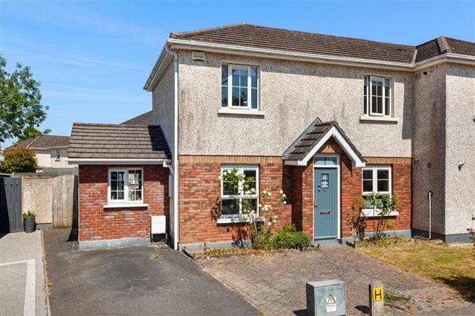 27 Bishops Orchard, Tyrrelstown, Dublin 15, D15W9F3