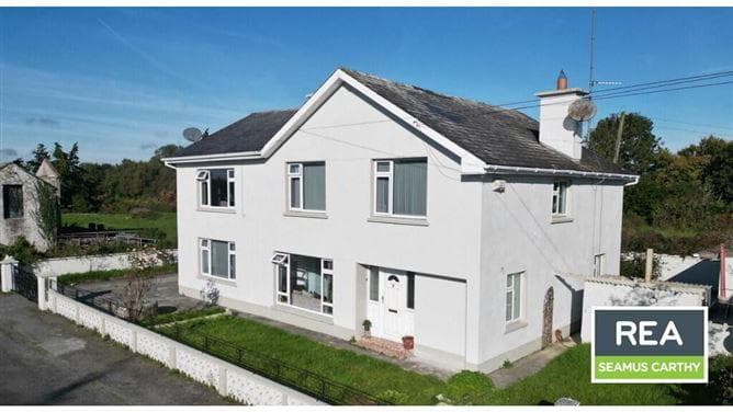 Lough Na Neine House, Castle Avenue, Roscommon Town, Co. Roscommon, F42W291