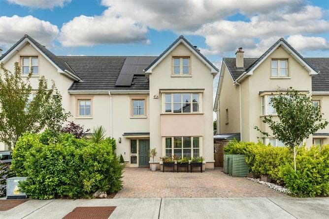7 The Crescent, Curragh Grange, Newbridge, Co. Kildare