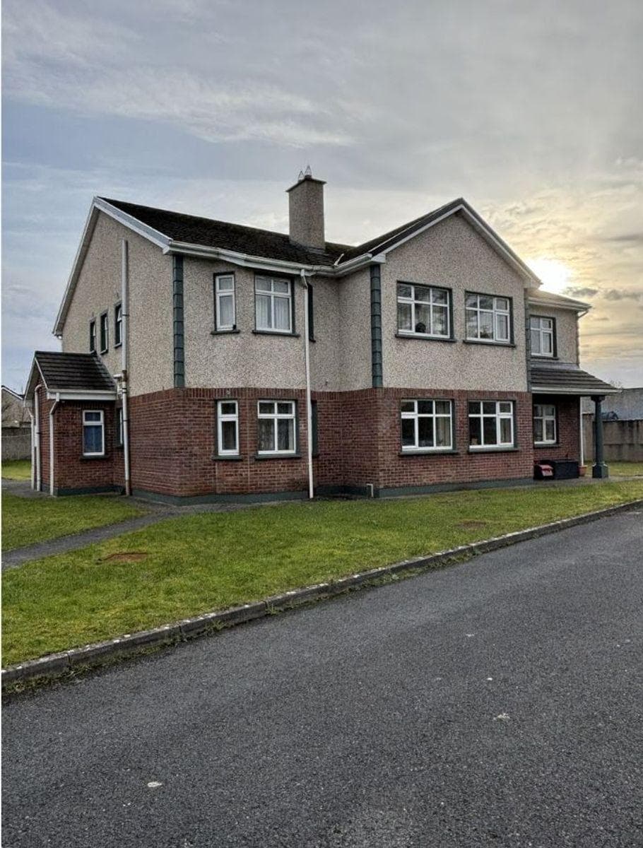 Apartment 5 , Manor Court, Westport Road, Castlebar, Co. Mayo, F23PF75