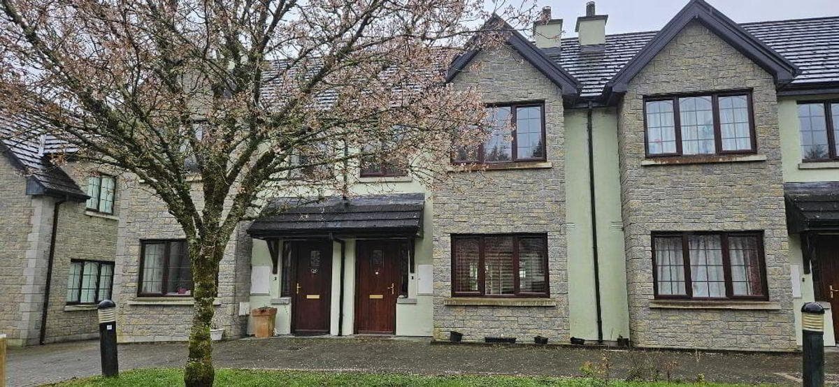 24 Mac Raghnaill Court, Lough Rinn, Mohill, Co. Leitrim, N41TF61