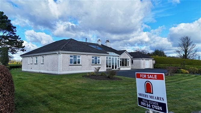 Corraclor Lodge, Barrybeg, Hill of Berries, Athlone, Co. Roscommon