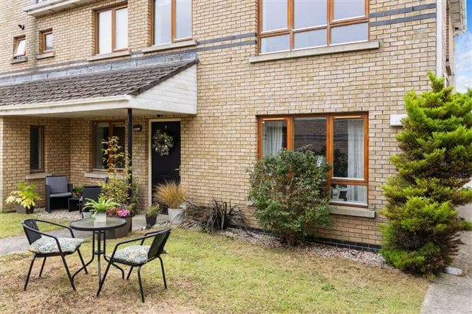 1 holywell avenue, sea road, kilcoole