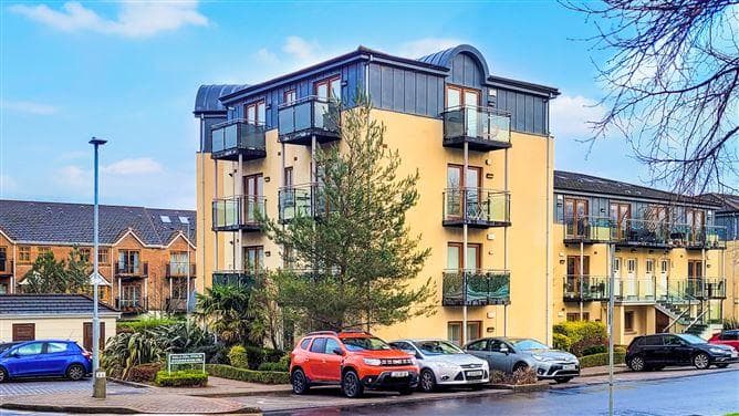 33, Wood Hall Stocking Avenue, Dublin 16