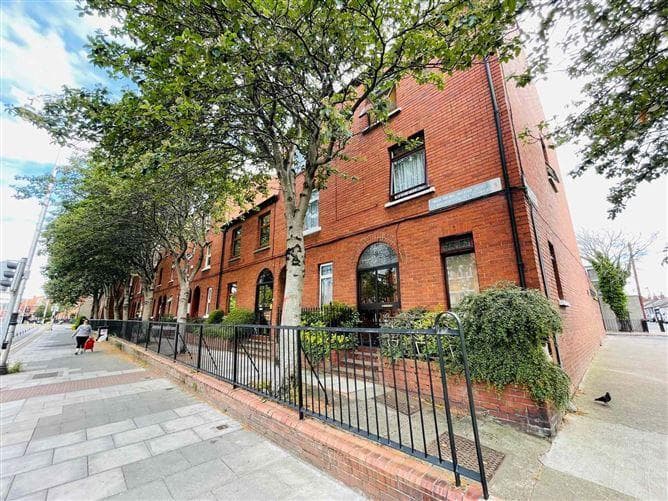 18 Lower Clanbrassil Street, Dublin 8