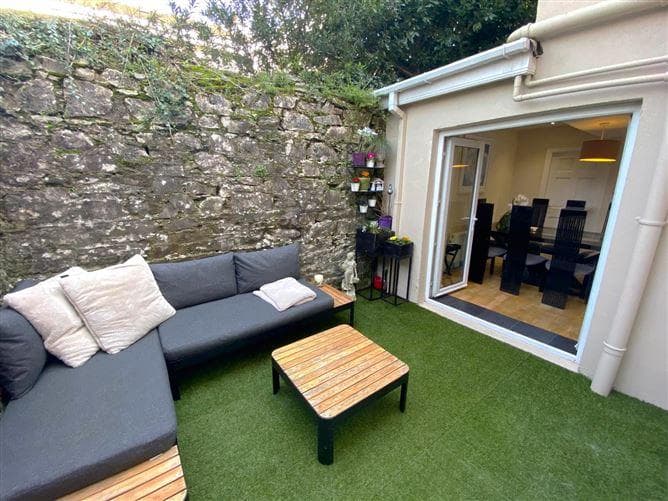 1 The Cottages, Barrington's Avenue, Blackrock, Co. Cork, T12E5N5