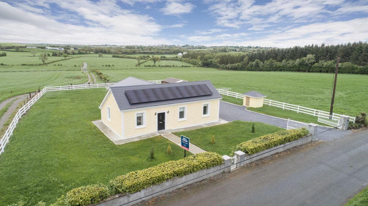 Hawthorn Cottage, Ballinalone, Drumraney, Co. Westmeath, N37XW71