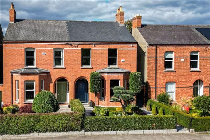 Minerva, 33, Brighton Square, Dublin 6