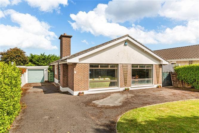 6 Joyce Avenue, Foxrock, Dublin 18