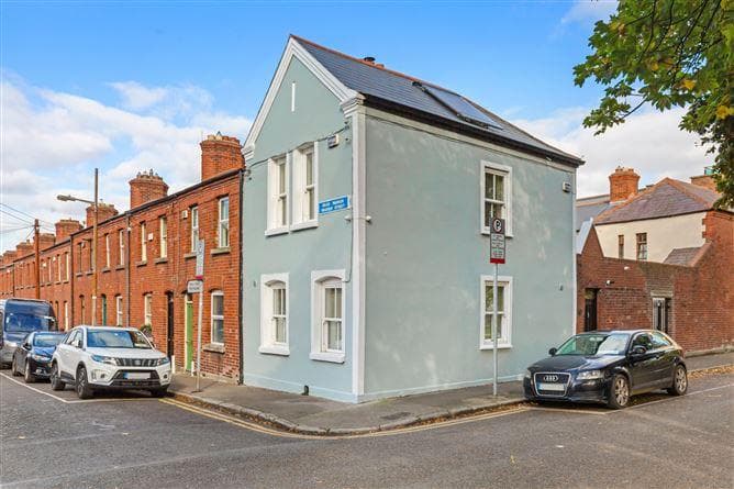 44, Warren Street, Dublin 8
