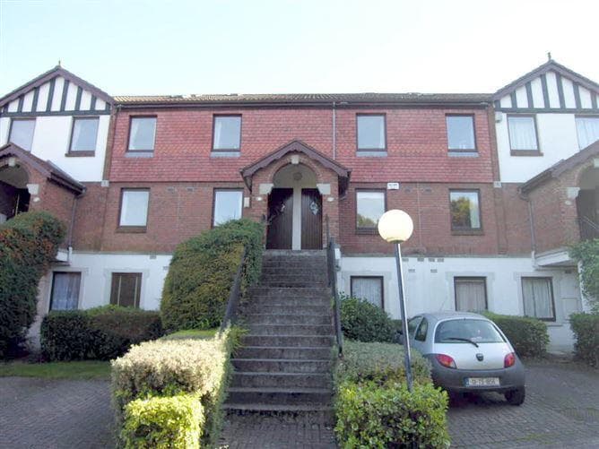 18, White Oaks Roebuck Road, Dublin 14