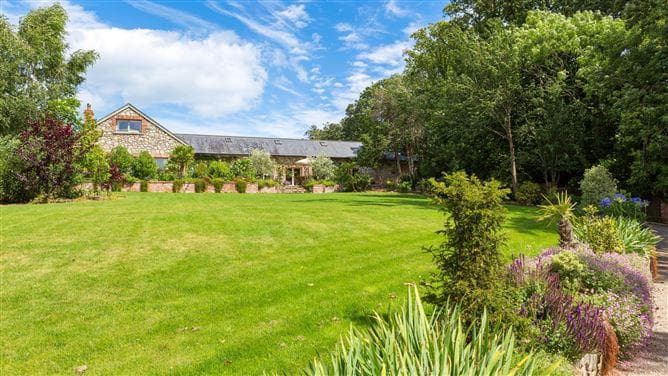 Luxury Lodge Tinakilly, Wicklow Town, Co. Wicklow