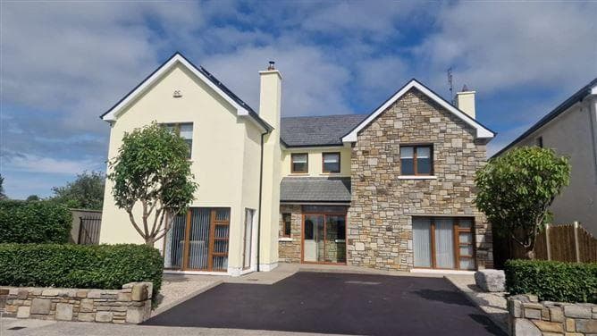 21 Hillcrest , Claremorris, Mayo