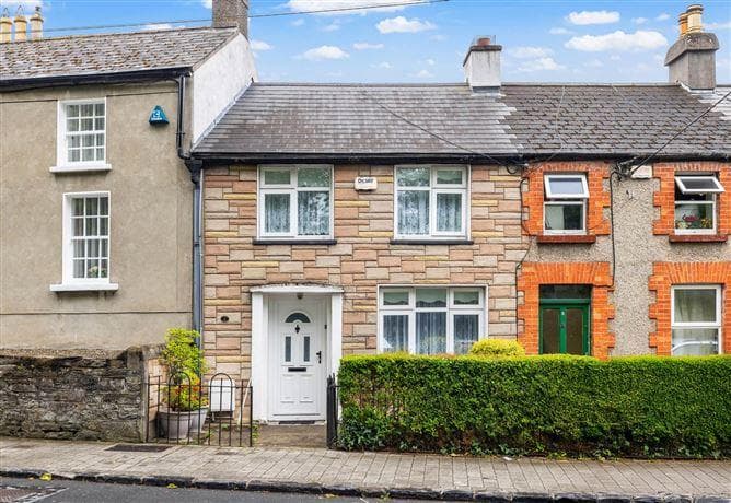 1 Sarsfield Terrace, Lower Main Street, Lucan, County Dublin