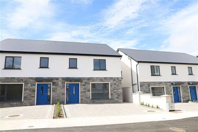 10 CHAPEL HILL COURT, KEALKILL, BANTRY