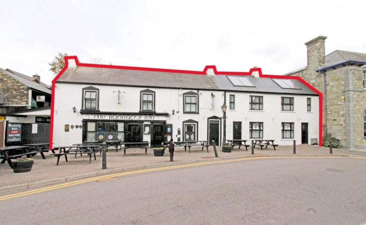 The Bunratty Inn, Main Street, Schull, Cork