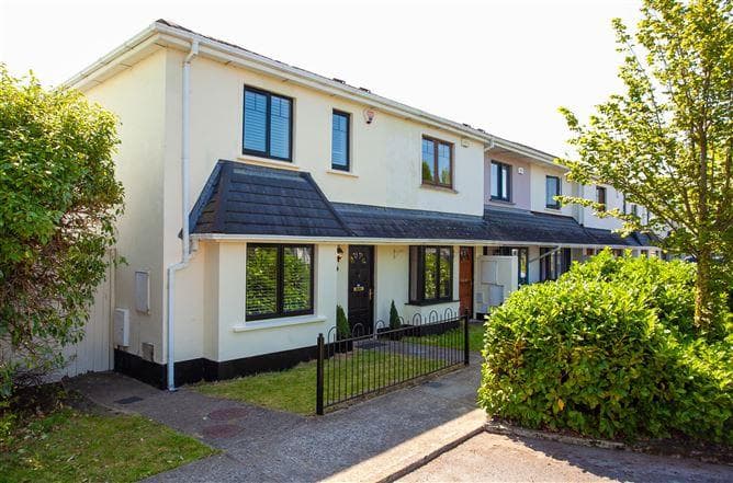 32, Straffan Grove, Co. Kildare