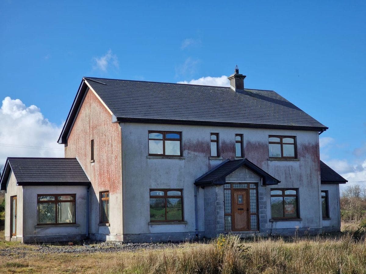 Ballyfarna, Claremorris, Co. Mayo, F12E2W0