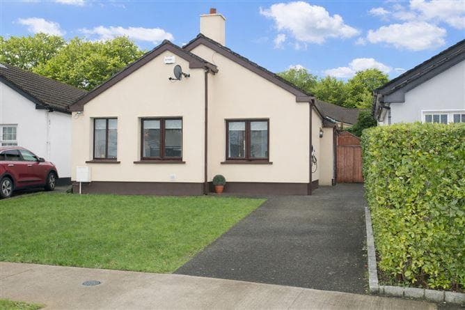 8, Prospect Lawn, Dublin 18