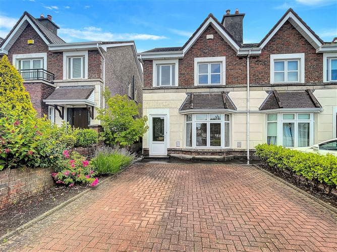 220 Ros Caoin, Roscam, Galway City