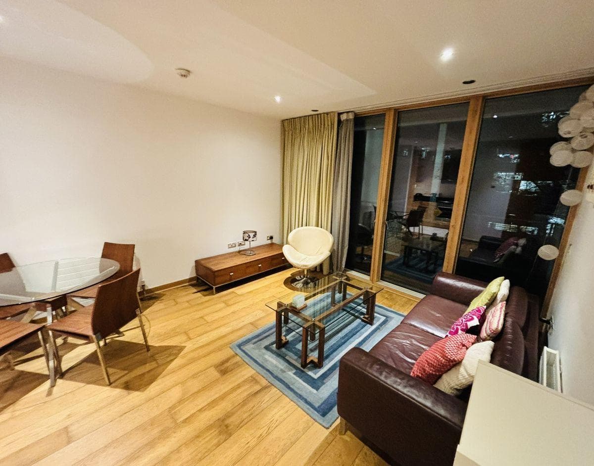 Apartment 10, Killashee House, Grand Canal Dock, Dublin 2, D01XK28