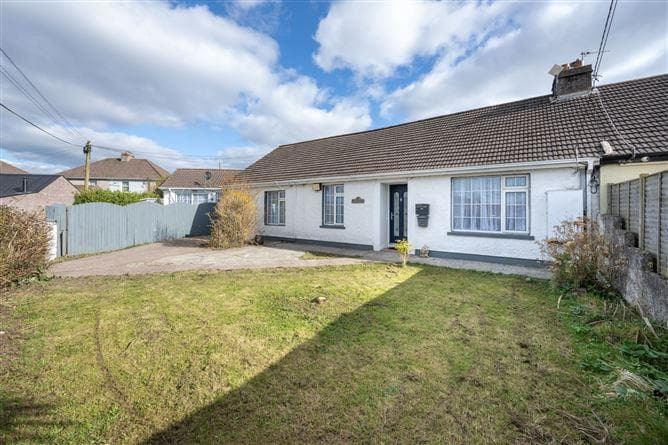 Hillcrest, 5 Saint Joseph's Park, The Lough, Cork