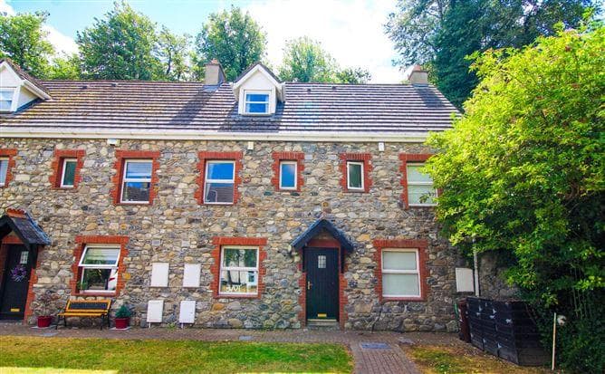 2 Homeville Court, Knocklyon, Dublin 16