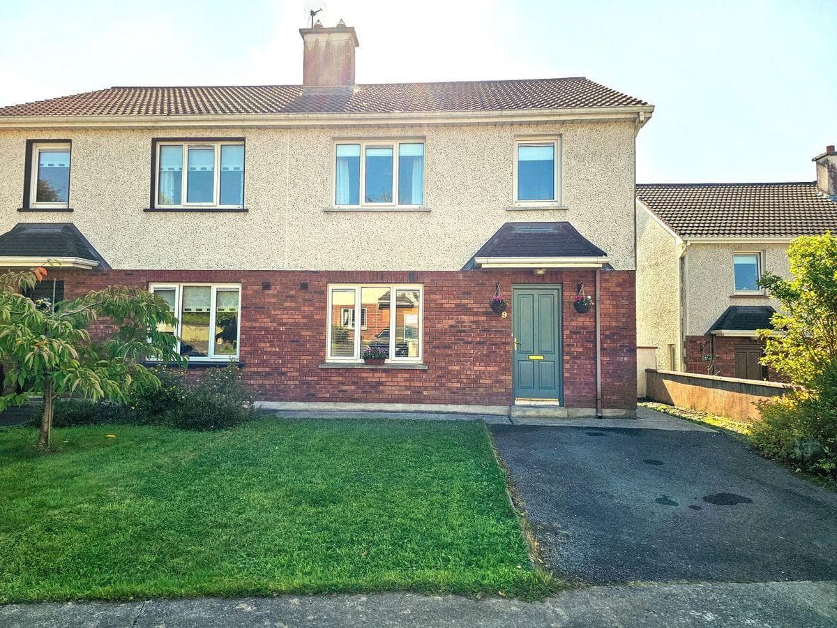 9 Rinn Na Shiona, Castlebar, Co. Mayo, F23X682