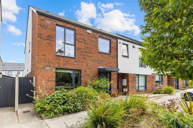 18 White Pines Drive, Stocking Avenue, Rathfarnham, Dublin 16