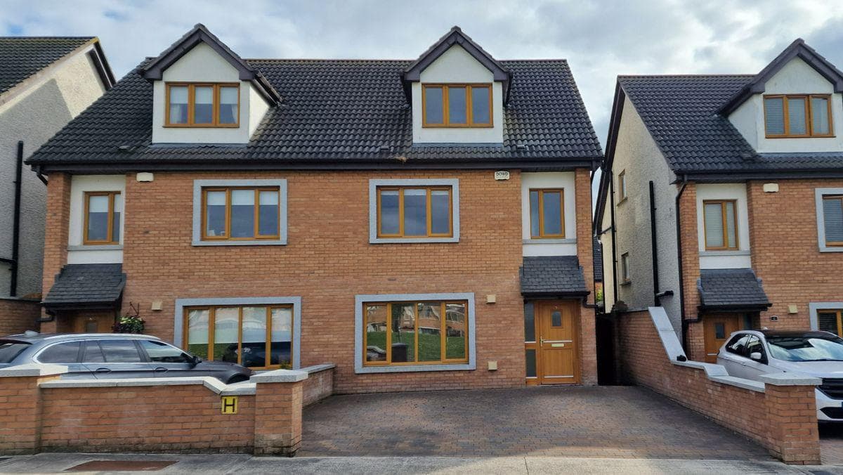 5 Broadfireld Green, Rathcoole, Co. Dublin
